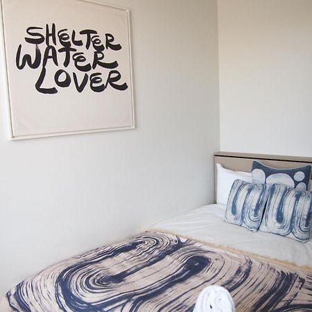 Barrys Beach Road Hotel Сидни Екстериор снимка