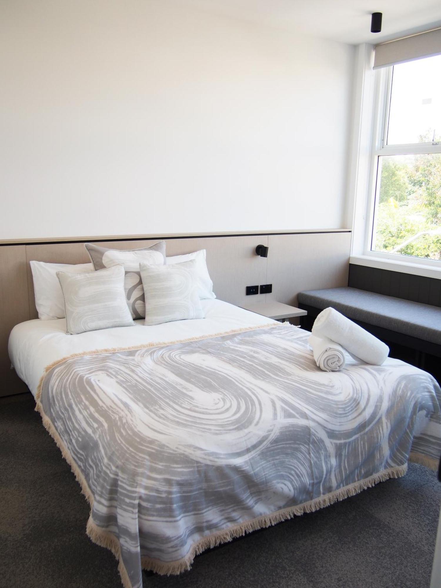 Barrys Beach Road Hotel Сидни Екстериор снимка