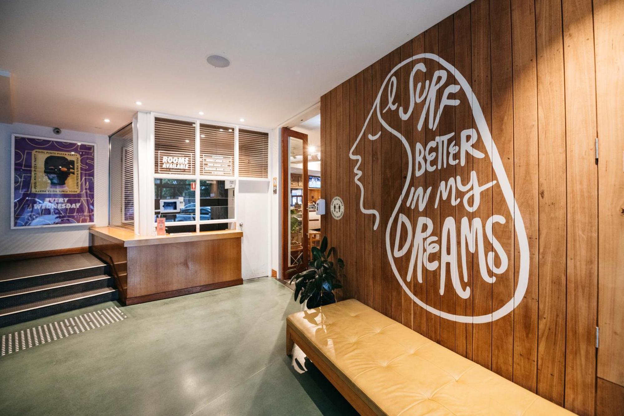 Barrys Beach Road Hotel Сидни Екстериор снимка
